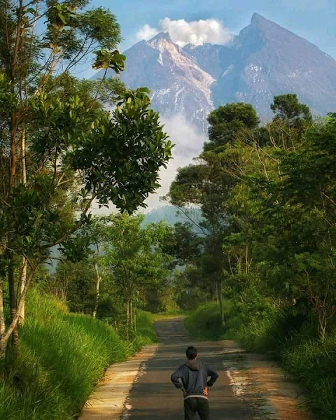 Puncak Gunung Abu Lobo