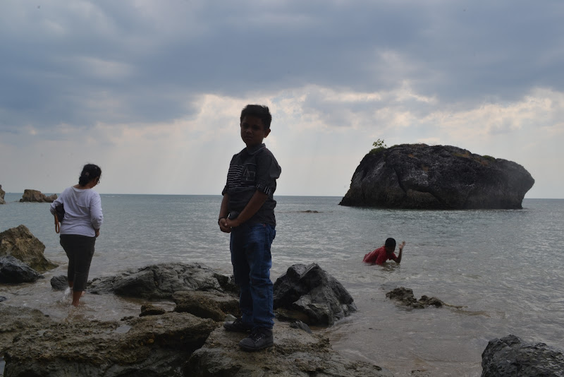 Pantai Fatukolo