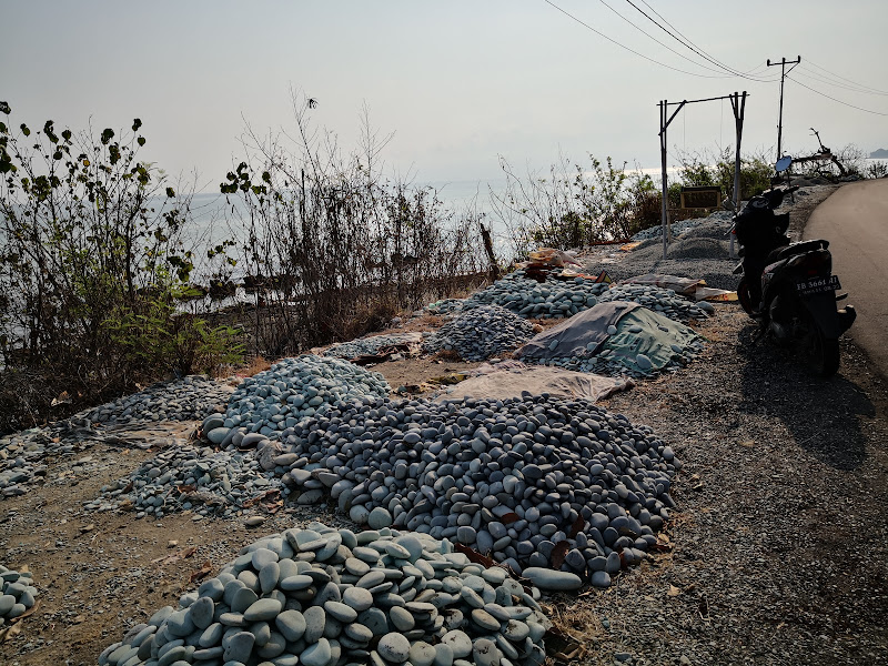 Pantai Batu Biru