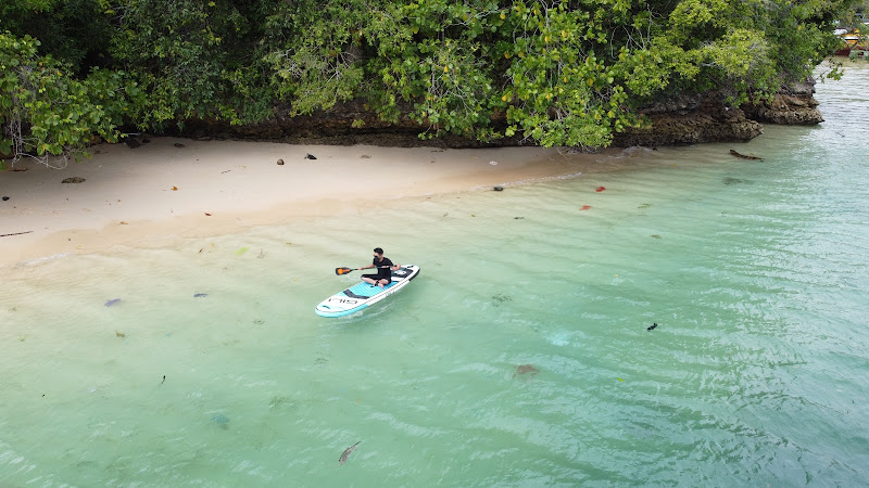 Pantai Waru-Waru