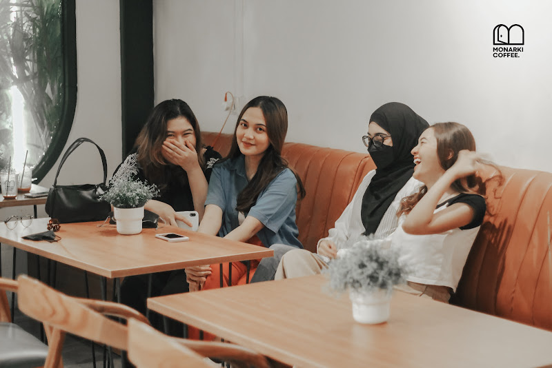 MONARKI COFFEE