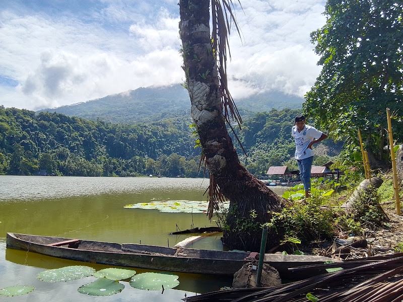 Danau Ngade