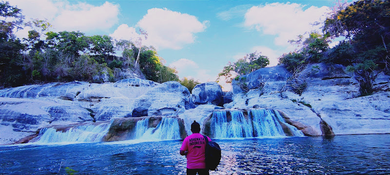 Air Terjun Lakolat