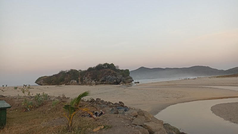 Pulau satelit