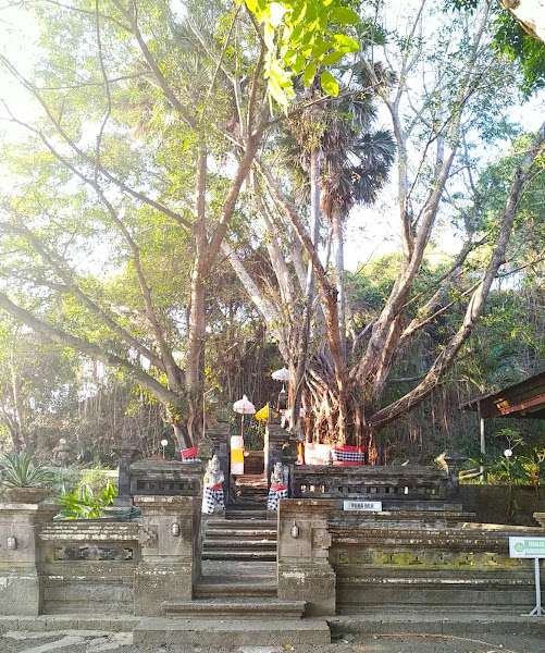 Pura Goa Lawah