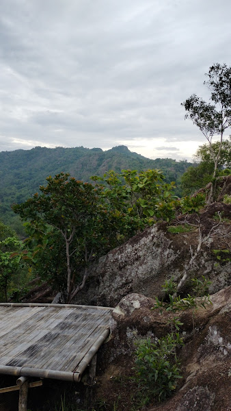Bukit Watu Keren Gelaran