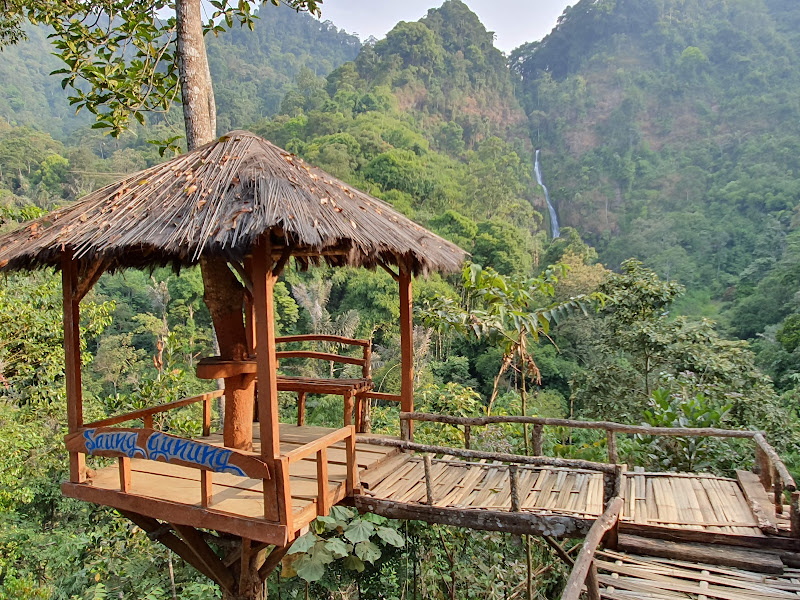 Curug Cibareubeuy