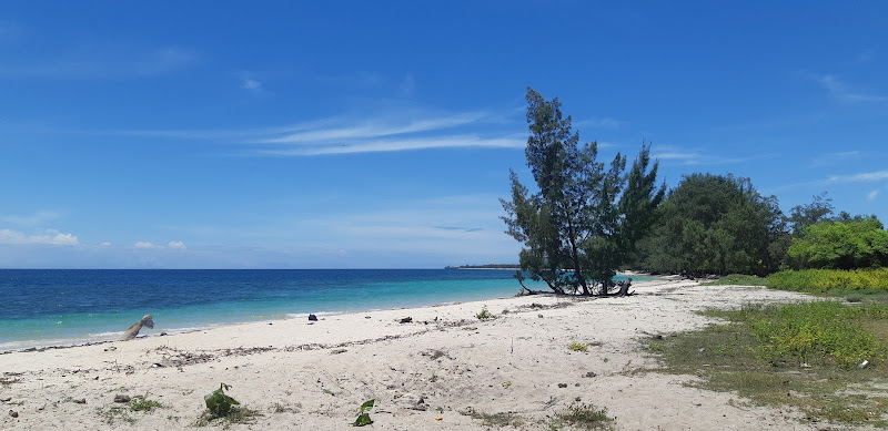 Pantai Puru Kambera