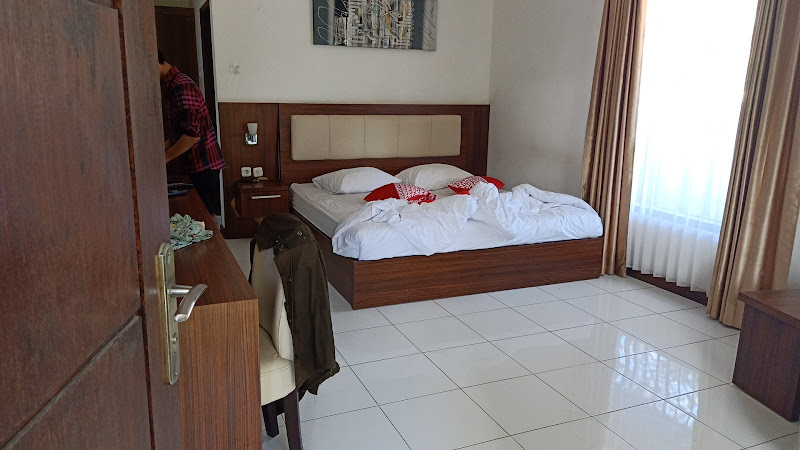 OYO 953 Family Beach Hotel