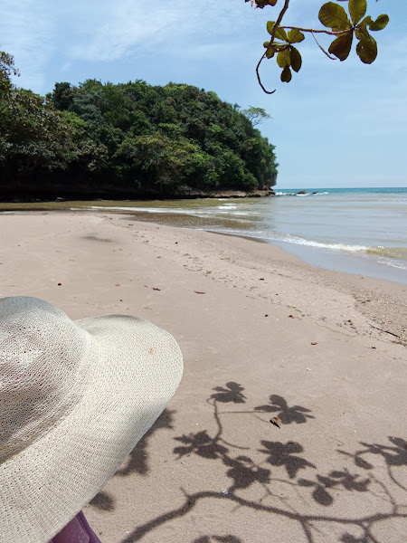 Pantai Bantol