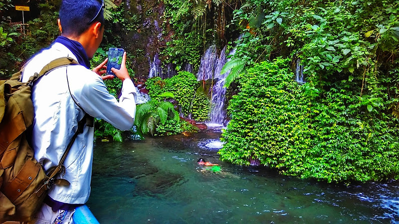 Air Terjun Sumber Pitu
