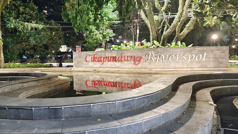 Plaza Cikapundung River Spot