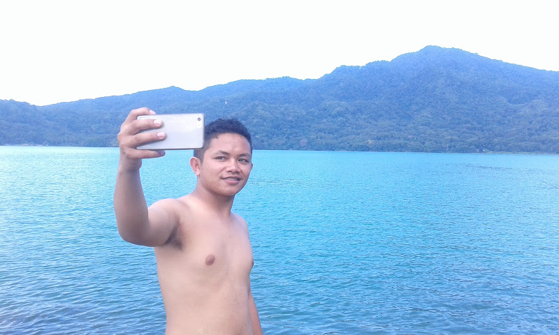 Sano Nggoang Lake