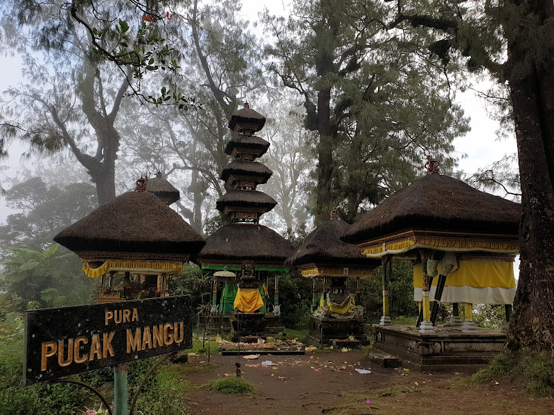 Pura Pucak Mangu