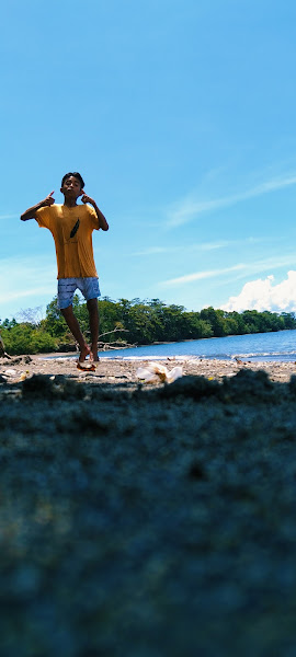 Kairatu Beach