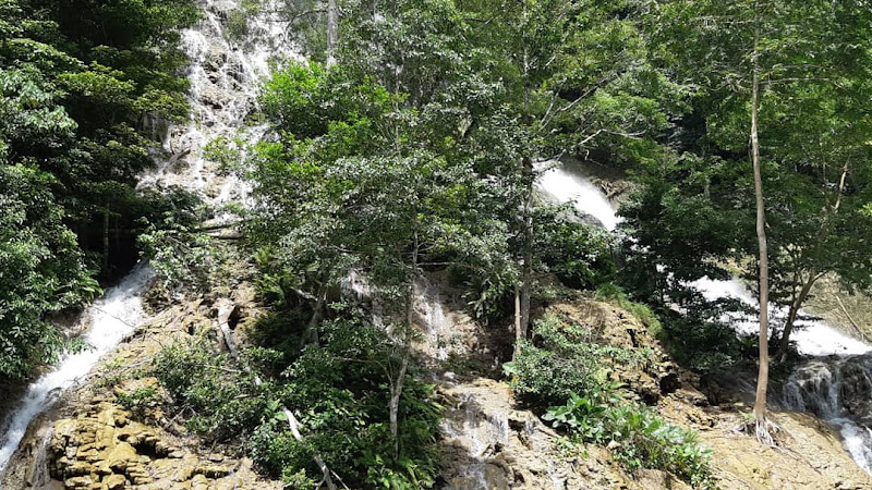 Air Terjun Lapopu