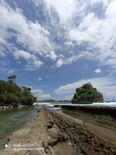 Pantai Parang Dowo