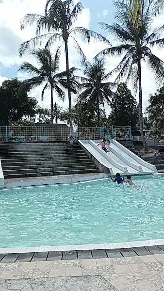 Kolam renang desa bunkate