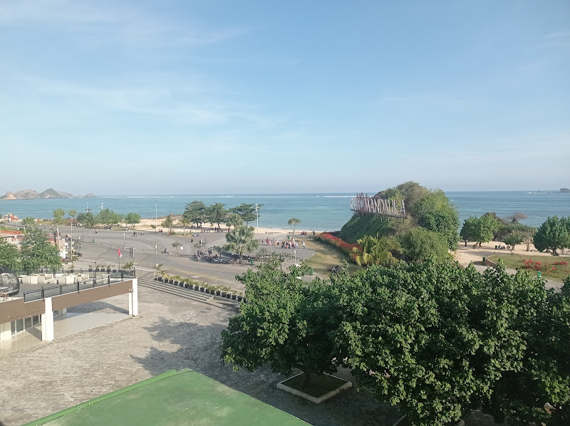 Raja Hotel Kuta Mandalika