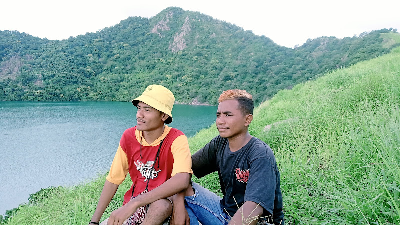 Danau Air Asin Samparong