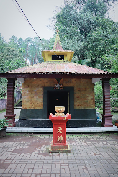 Perhutani Precet Lereng Gunung Kawi