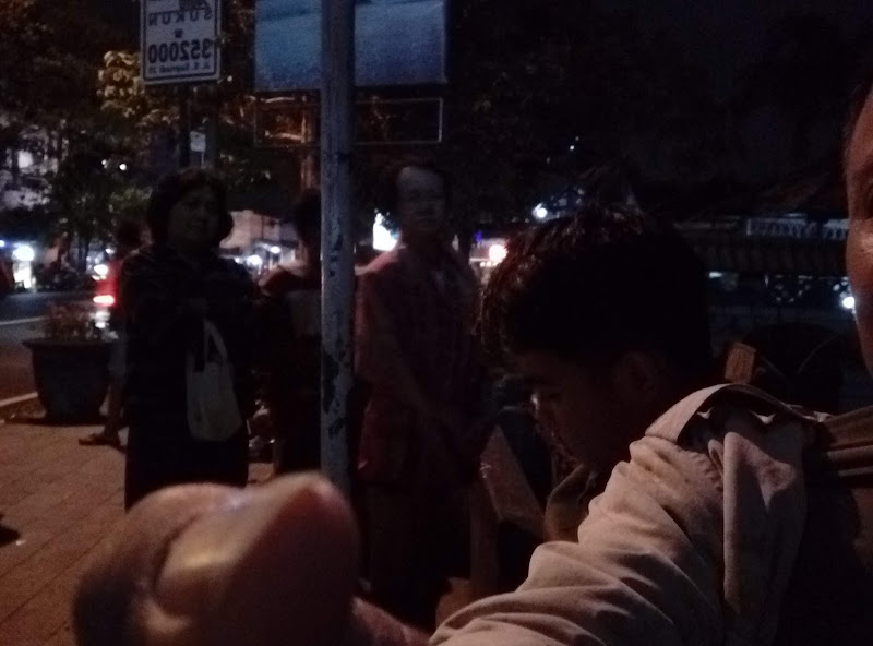 Taman Nongkrong Lihat Kereta Api