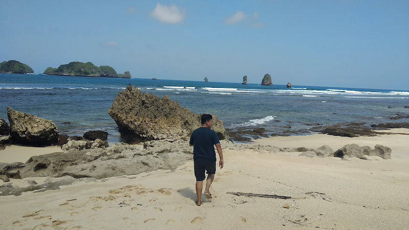 Pantai Watu Pecah