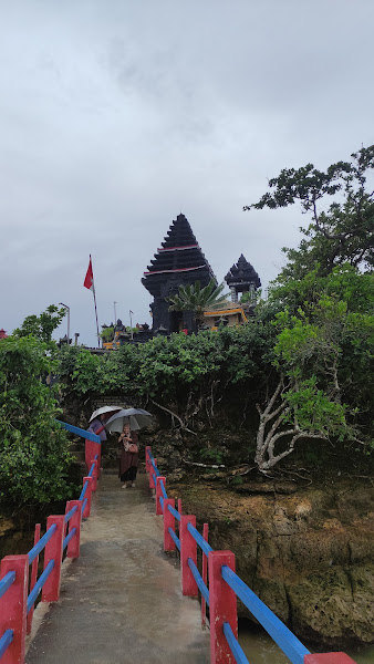 Pantai Balekambang