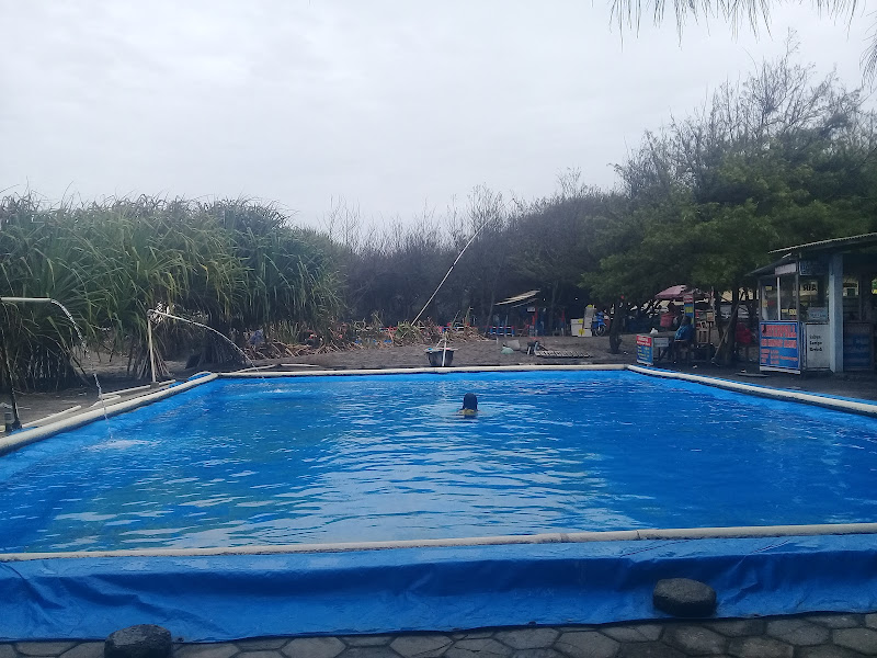 Kolam Renang Air Hangat Waterpall