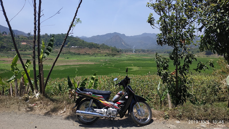 Rancapanggung Lake & Mountain Viewpoint