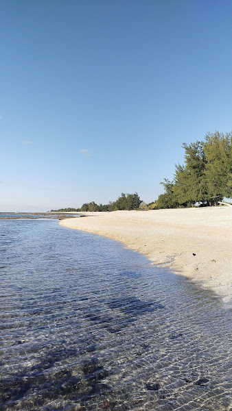 Pantai Puru Kambera