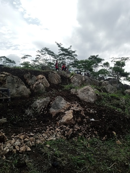 Obyek wisata gunung karang