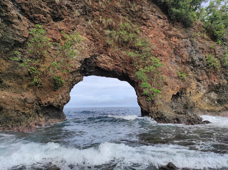 Pantai Pintu Kota Ambon