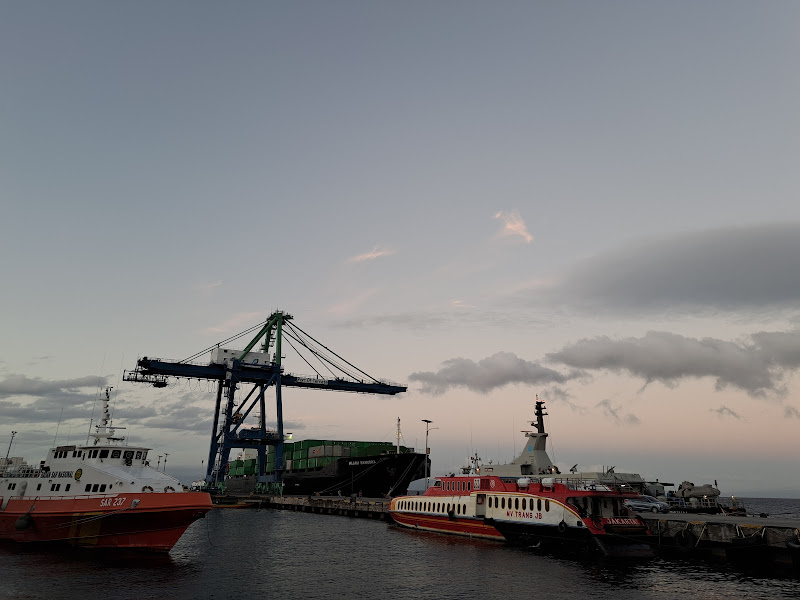 Pelabuhan Ahmad Yani Ternate