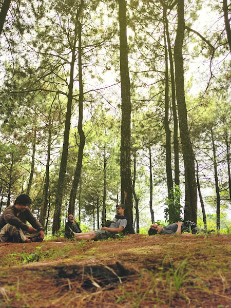 puncak bukit yang datar bedengab