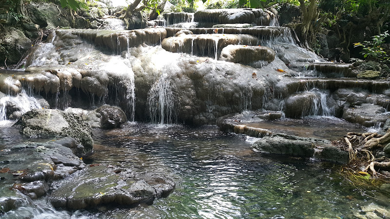 Air Terjun Waeura
