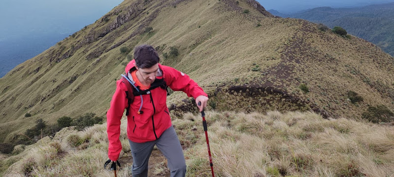 Trekking Rinjani via Aik Berik