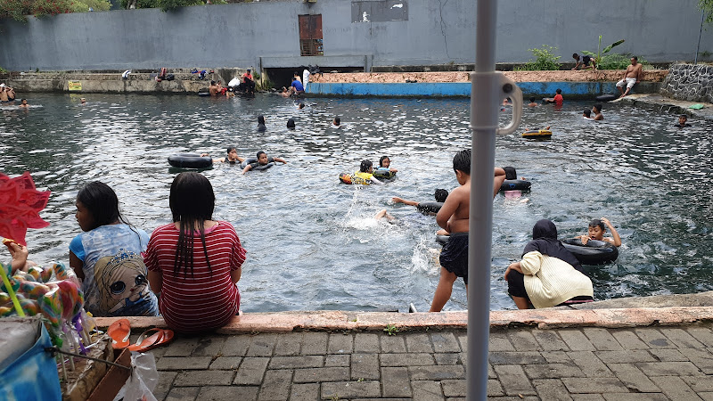 Pemandian Belakang Wendit Wakaf