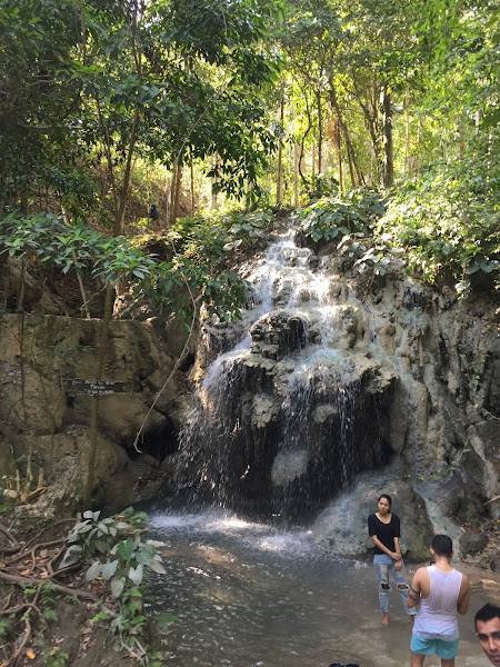 Air Terjun Kolam Jodoh Lewa Tidahu