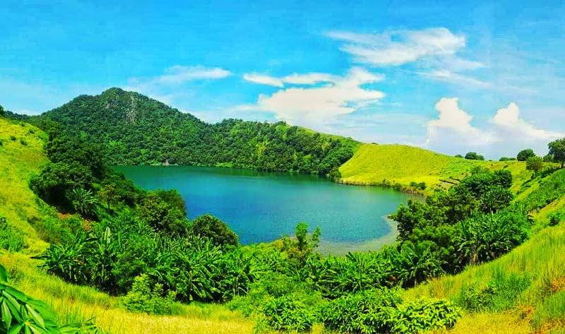 Danau Air Asin Samparong