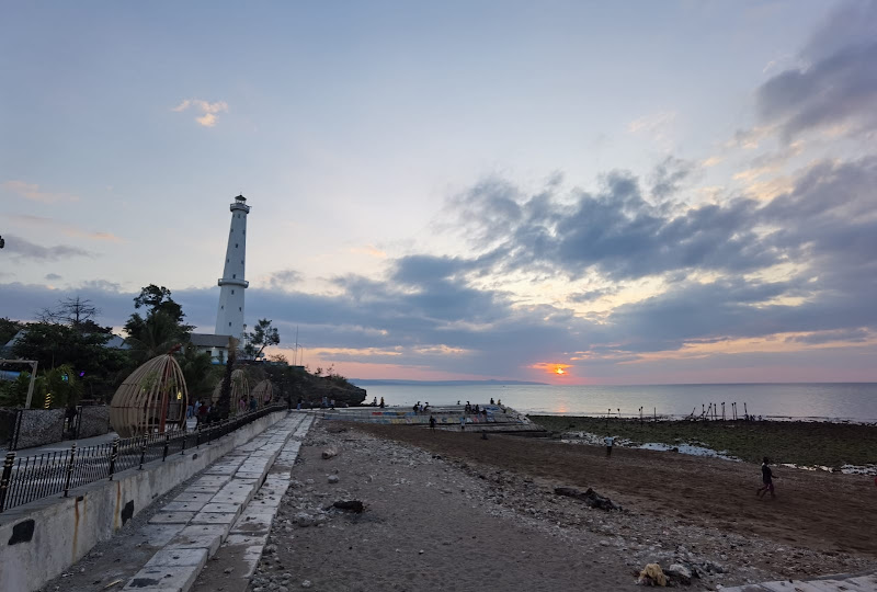Pantai LLBK / Wisata dan kuliner