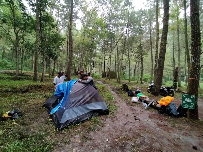 puncak bukit yang datar bedengab