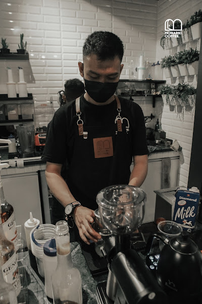 MONARKI COFFEE