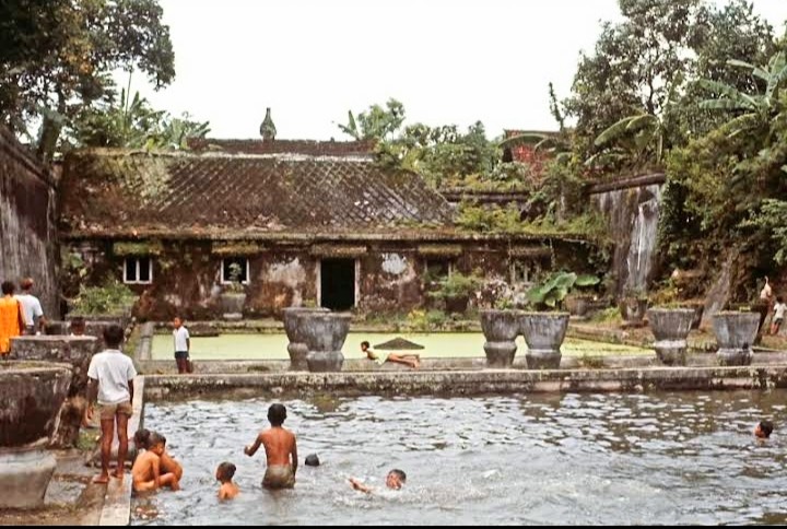 Umbul Kawitan - Piscina Para as Filhas do Sultão