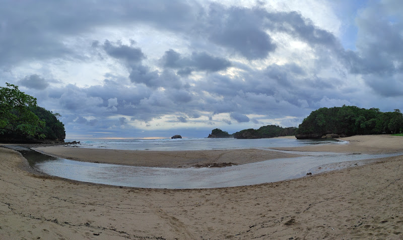 Pantai Bantol
