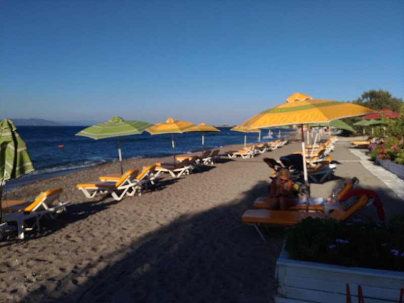 Pantai Paradiso