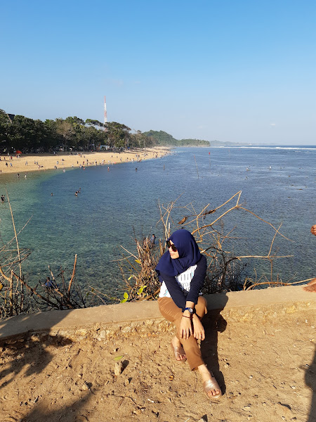 Pantai Balekambang