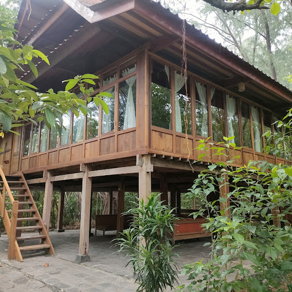 Pulau Macan Eco Lodge