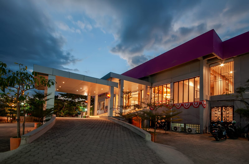 Sumbawa Grand Hotel