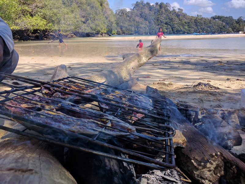 Pantai Waru-Waru